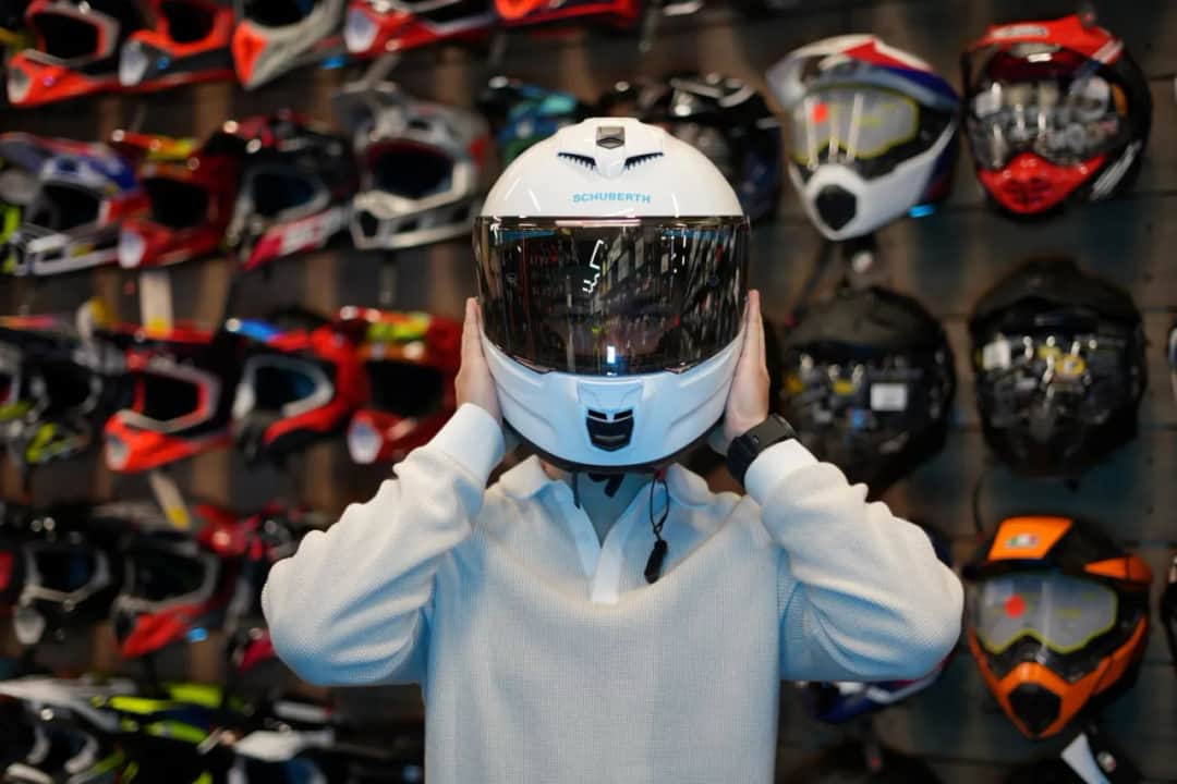 Jaki kask na motorower? Wybierz najlepszy dla bezpieczeństwa i komfortu