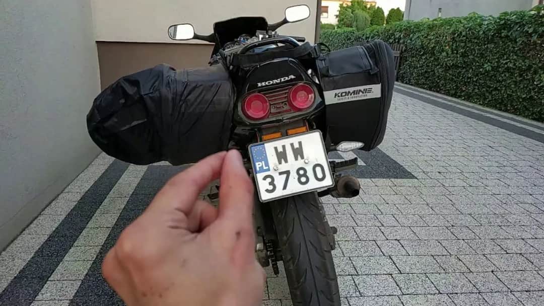 Jak zamontować sakwy motocyklowe - uniknij błędów i ciesz się jazdą