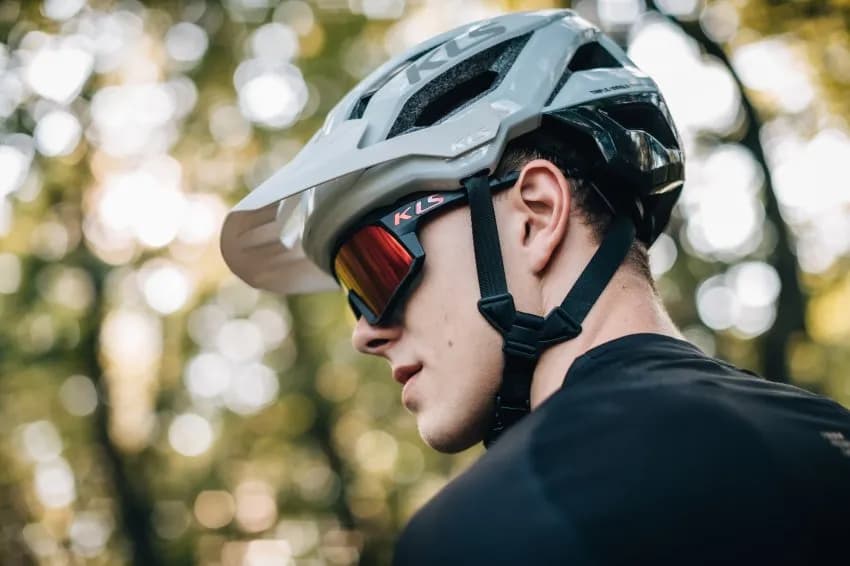 Jaki kask enduro MTB wybrać, aby zapewnić maksymalne bezpieczeństwo?