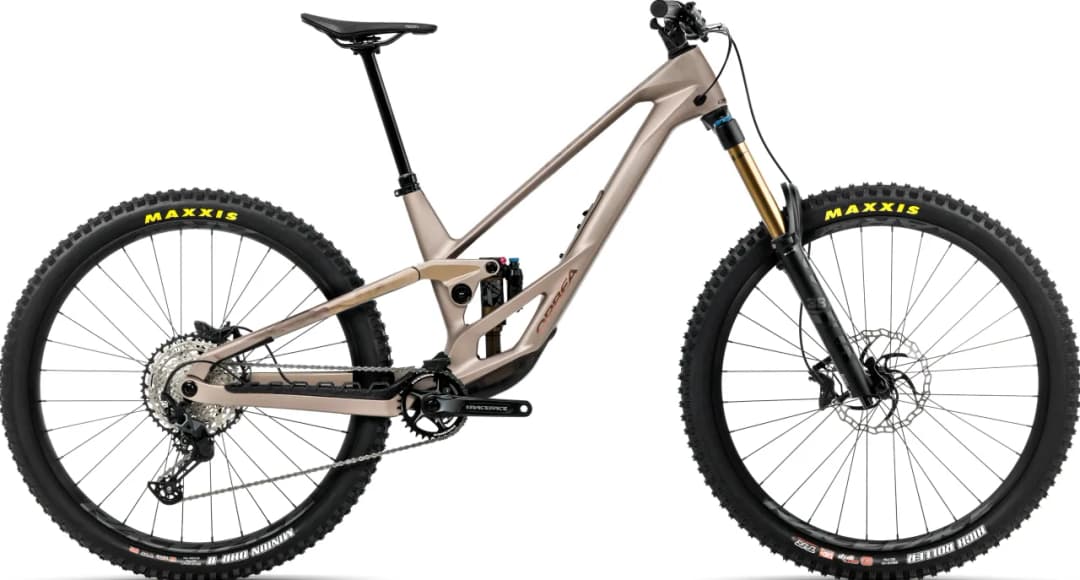 Co je enduro bike? Odkryj jego cechy i zastosowania w jeździe.