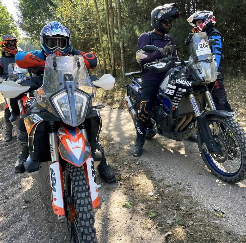 Najlepsze trasy motocyklowe w Mazurach: odkryj malownicze szlaki