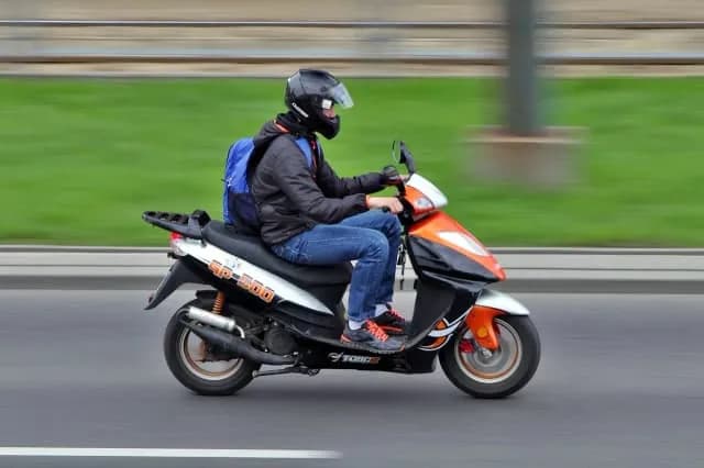 Jak wyrejestrować motorower i uniknąć kłopotów prawnych?