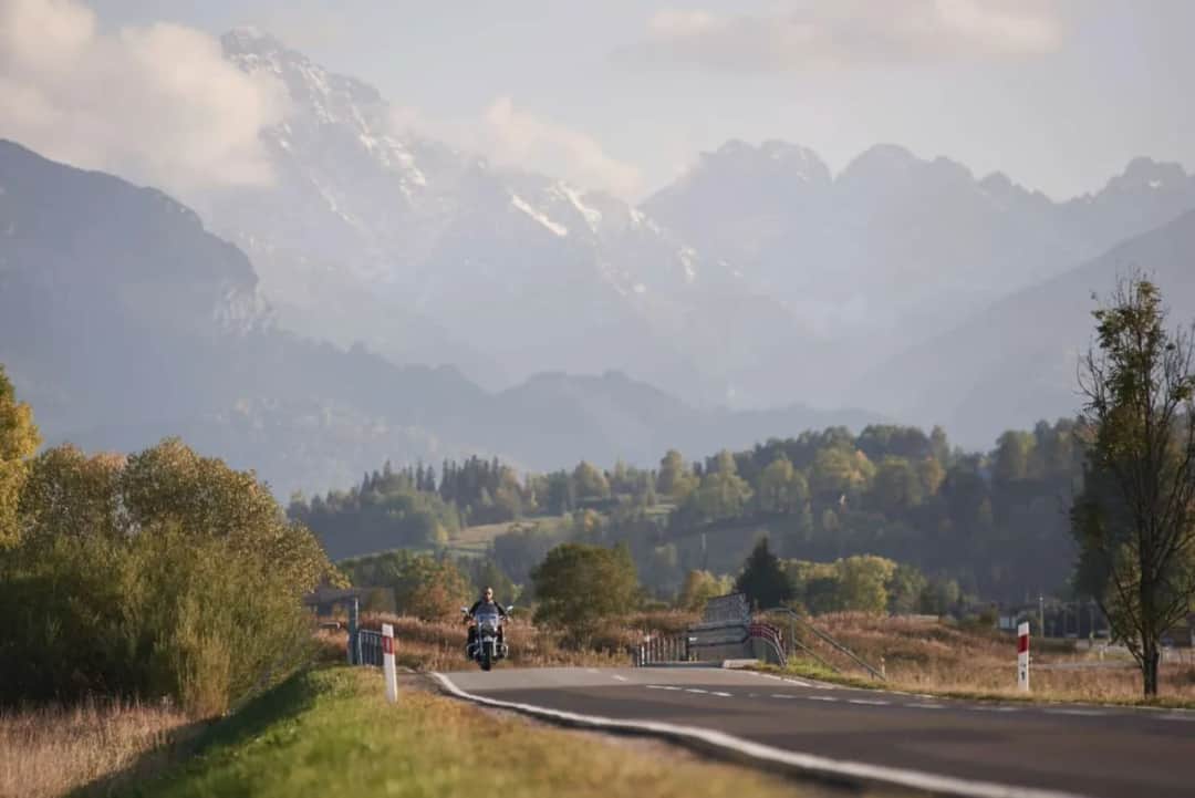 Najlepsze trasy motocyklowe w Polsce: odkryj ukryte skarby i widoki