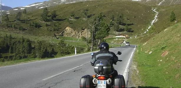 Trasy motocyklowe w Włoszech - odkryj ukryte skarby i piękne widoki