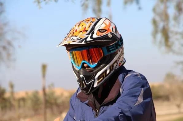 Jaki kask enduro wybrać, aby zapewnić sobie maksymalne bezpieczeństwo?